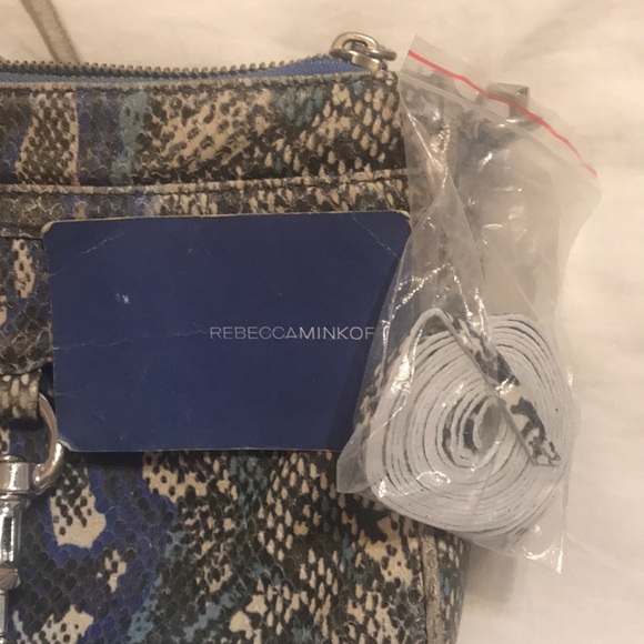 Mini M.A.C Crossbody Special Edition - Picture 3 of 3